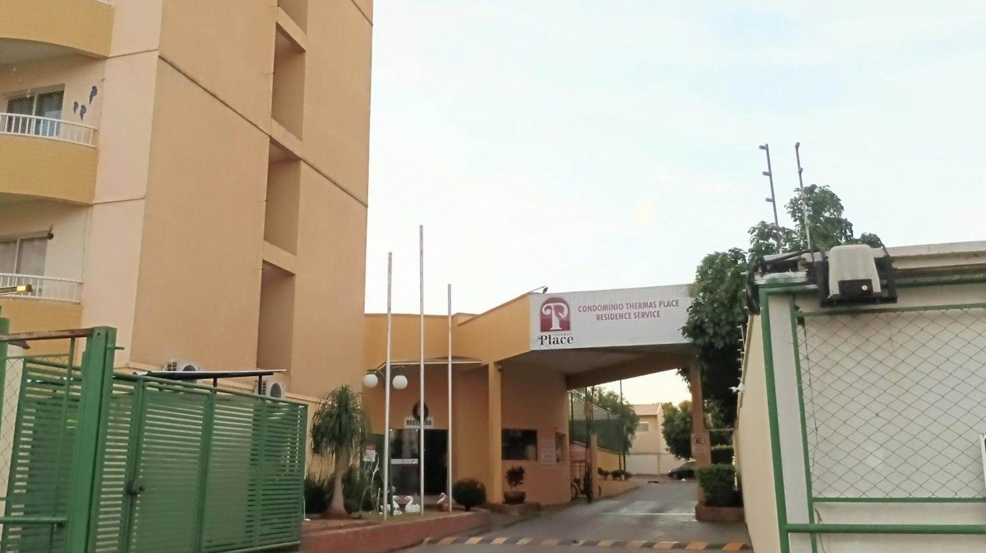 Flat Com Parque Aquatico Apart otel Caldas Novas Dış mekan fotoğraf
